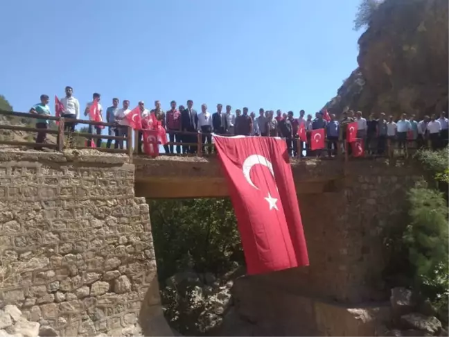 Teröristlerin 26 Yıl Önce Katlettiği 9 Şehit Anıldı