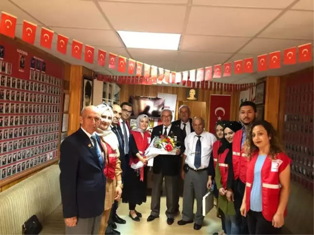 Genç Kızılaycılar'dan Gazilere Ziyaret