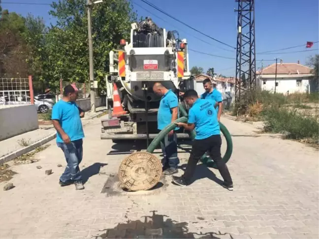 Paşaköy'de Yağmursuyu Izgaraları Ve Kanalizasyon Hatları Temizlendi