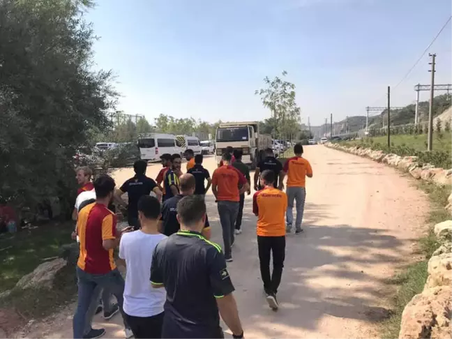 GS Ve FB Taraftarı Dilovası'nda Çöp Topladı