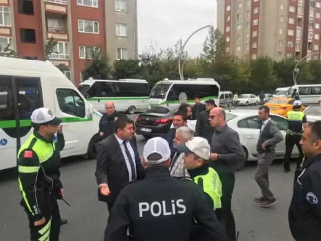 Minibüsçülerden Yol Kapatma Eylemi