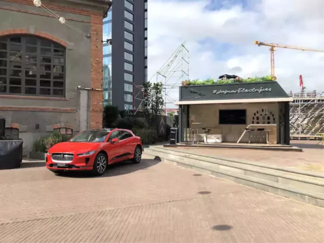 Jaguar'ın Tamamen Elektrikli İlk Suv'u I-Pace İstanbul Bomontiada'ya Geliyor