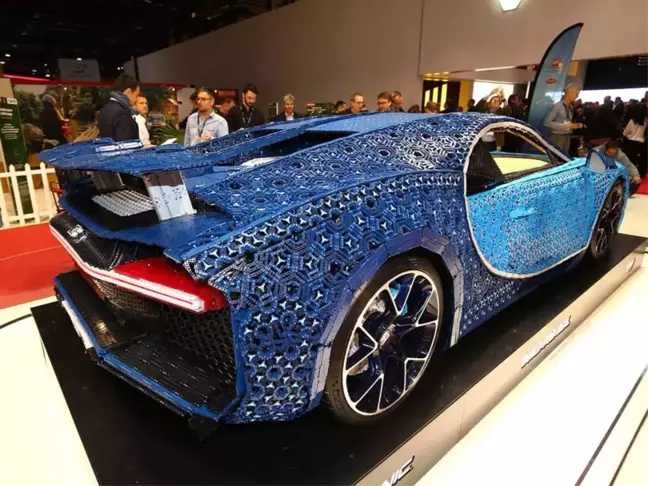 Lego Bugatti Chiron Paris Otomobil Fuarı'nda