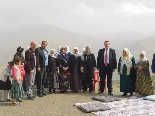 Bahçesaray Kaymakamı Sağıroğlu'nun Mahalle Ziyaretleri