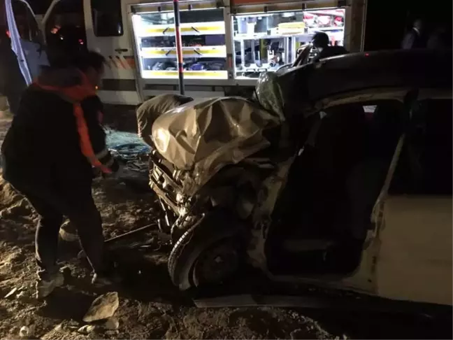 Muş'ta Trafik Kazası: 2 Ölü, 4 Yaralı
