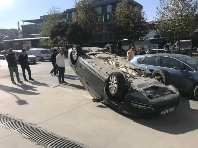 Beyoğlu'nda Sürücü Takla Attan Otomobilden Burnu Bile Kanamadan Çıktı