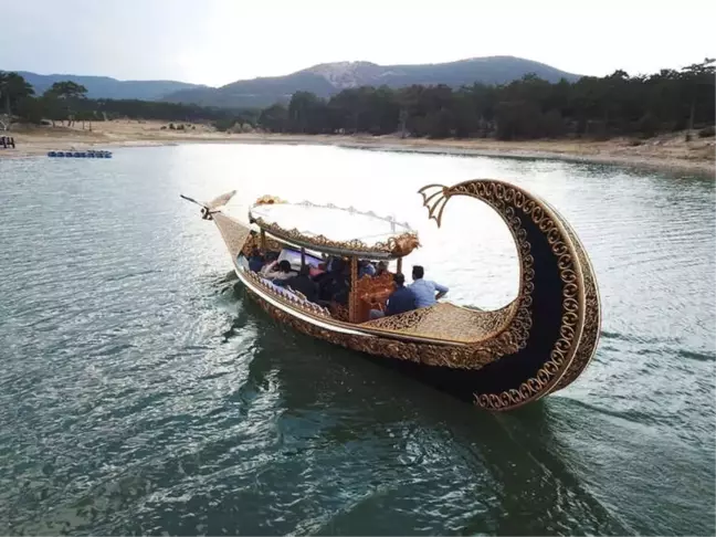 Bozkırın Ortasında Turizm İçin Tekne Üretiyor