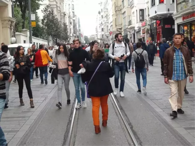 İstiklal Caddesi'nde Bir Ören Bayan
