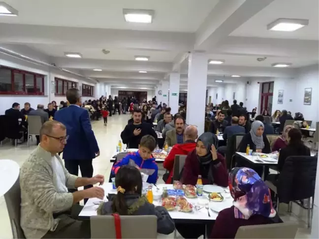Hisarcık Belediyesi'nden Öğretmenlere Yemek Jesti