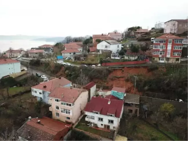 Havadan Fotoğraflarla) - Sarıyer'de Yol Çöktü, Mahalle Sakinleri Tedirgin