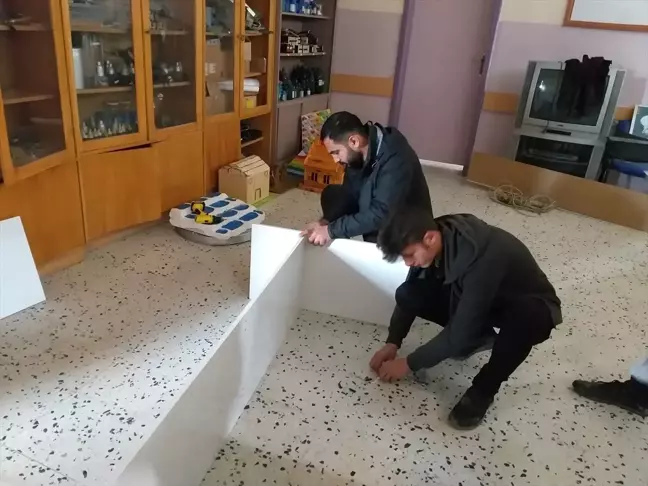 Lise Öğrencilerinden İhtiyaç Sahibi Ailelere Yardım
