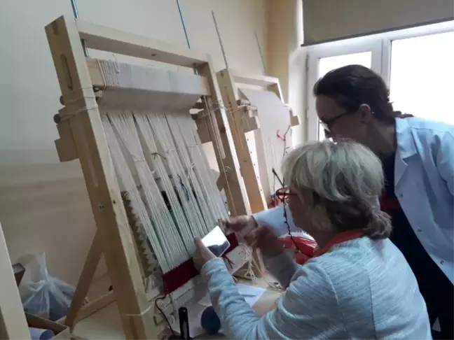 Kilim Dokuma Geleneği Hünerli Ellerde Yeniden Hayat Buluyor