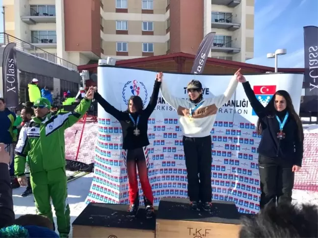 Hakkarili Sporcular Erzurum'dan Dereceyle Döndüler