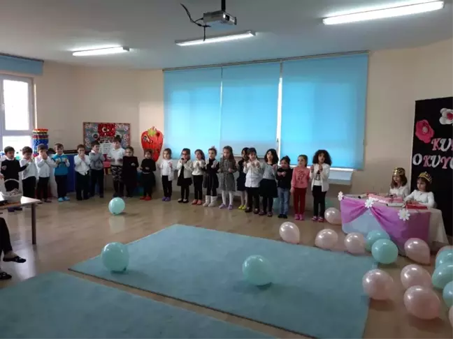 Minik Öğrenciler Kur'an Öğreniyor