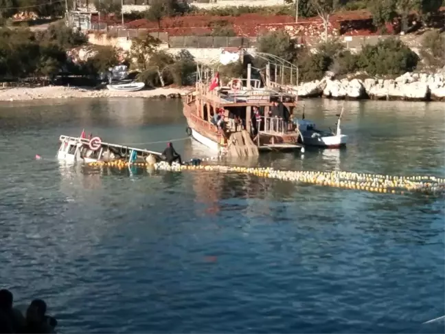 Mersin'de Fırtınada Tekne Battı