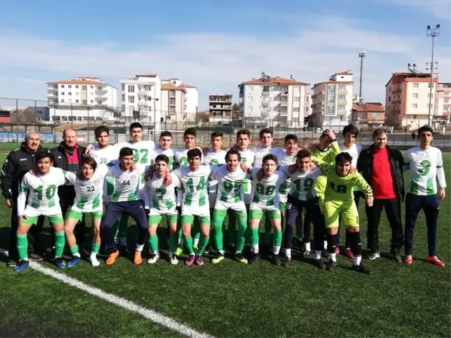 U17 Futbol Ligi'nde Malatya Yeşilyurt Belediyespor Şampiyon