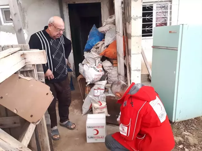 Türk Kızılayı'ndan Gıda Yardımı