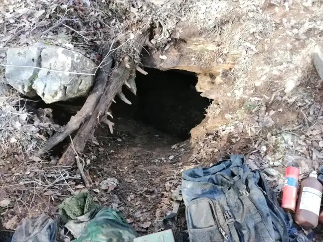 PKK'lı Teröristlerin Kullandığı 9 Barınak ve Sığınak İmha Edildi