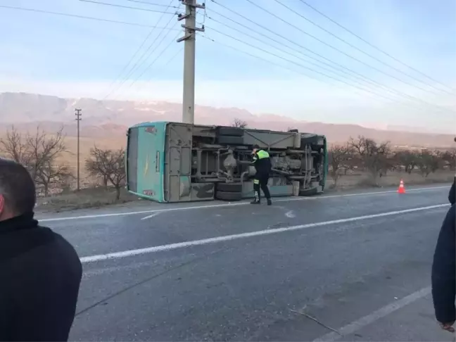Öğrenci Servisi Kaza Yaptı: 3'ü 17 Yaralı