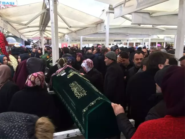 Dili Boğazına Kaçarak Ölen Küçük Zeynep Son Yolculuğuna Uğurlandı