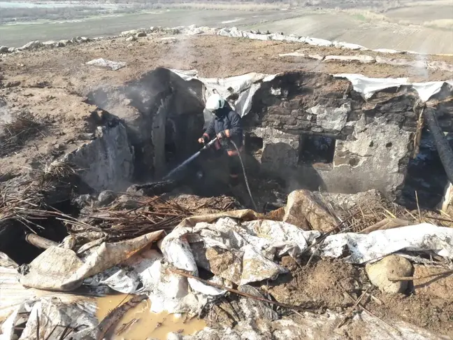 Siirt'te Ev ve Ahır Yangını