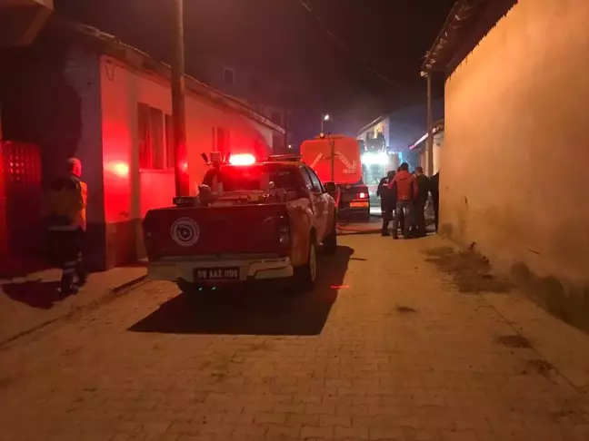 Tandırdan Sıçrayan Kıvılcım Depoyu Yaktı