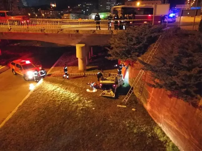 Arkadaşlarını Hastaneye Yetiştirmek İsterken Köprüden Uçtular: 4 Yaralı