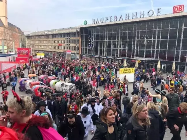 Almanya'da Karnaval 'Kadınlar Gecesi' Etkinlikleri ile Sürüyor