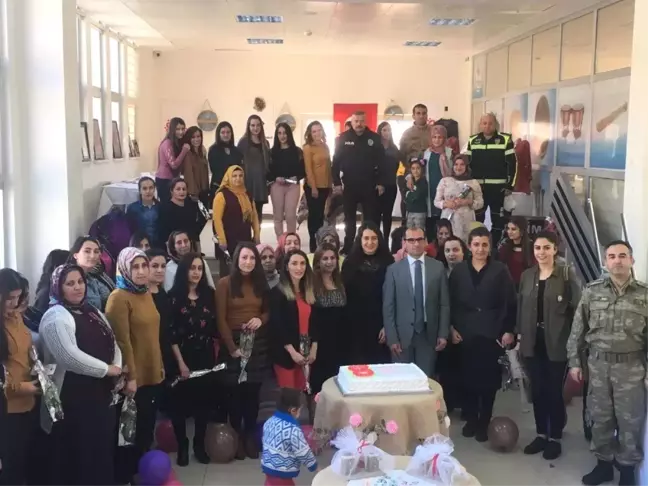 Kaymakam Ayca, Kadınların Gününü Kutladı