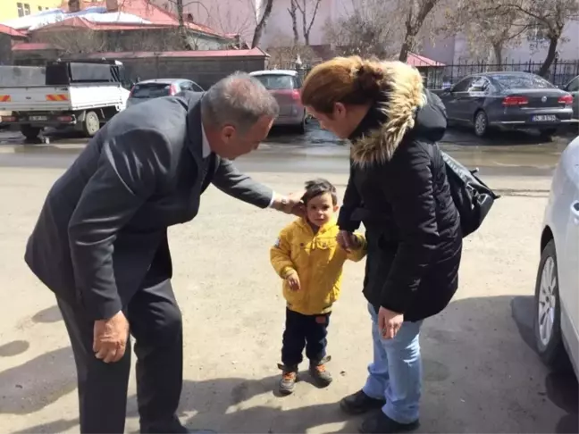 Kars'ta DSP'nin Belediye Başkan Adayı Alibeyoğlu, Yoğun İlgi Görüyor