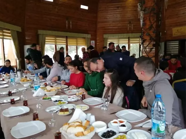 Seçen, Nevşehir Belediyespor Futbolcuları İçin Verilen Kahvaltıya Katıldı