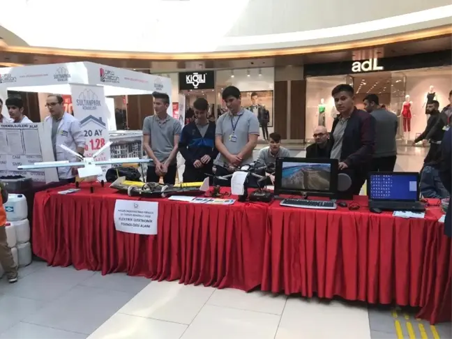 Milli Eğitim Bakanı Selçuk'tan Mucit Öğrencilere Jest