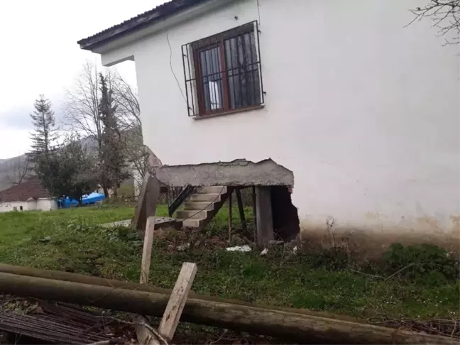 Fatsa'da Heyelan Nedeniyle Evlere Boşaltma Kararı