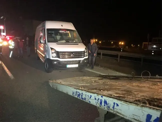 Ankara'nın Polatlı İlçesinde Yolcu Minibüsü Devrildi: 4 Yaralı