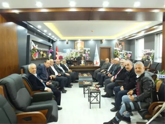 Eski Devlet Bakanı Şeker'den Başkan Tekin'e