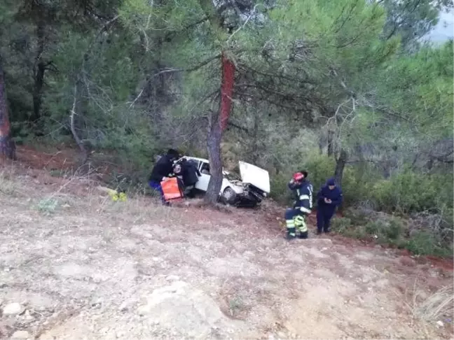 Takla Atan Otomobildeki 4 Kişi Yaralandı