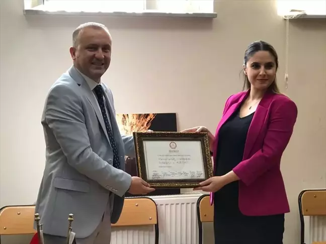 Başkan Emür Mazbatasını Aldı