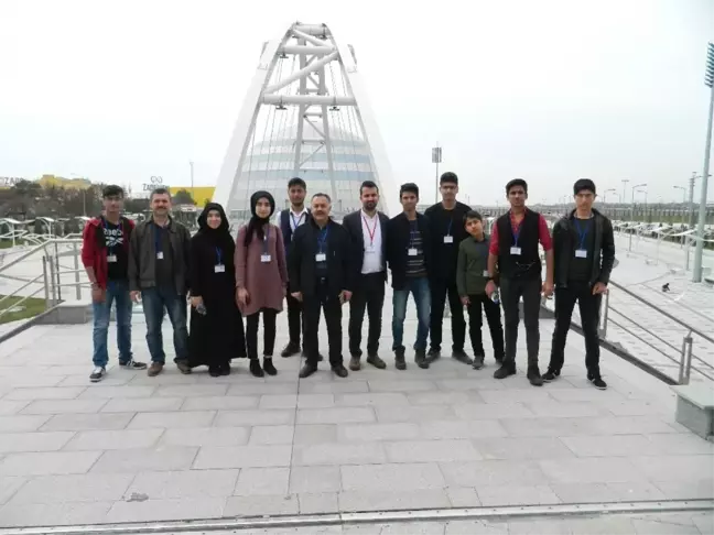Öğrenciler, Bilim Merkezi Fuarını Gezdi