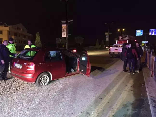 Düzce'de İtfaiye Aracı ile Otomobil Çarpıştı: 5 Yaralı
