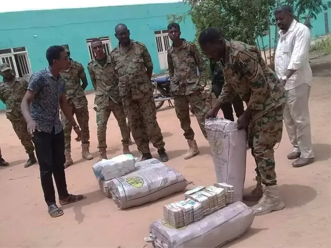 Sudan'ın Devrik Lideri Beşir'in Bavullarından Servet Çıktı