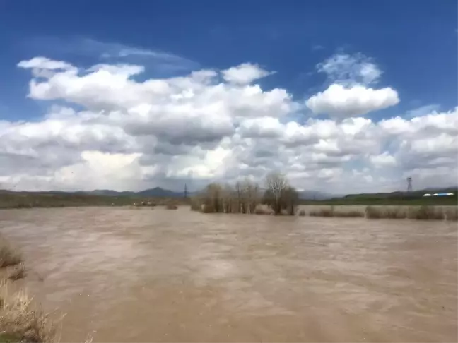 Aras Nehri'nde Su Seviyesi Yükseldi