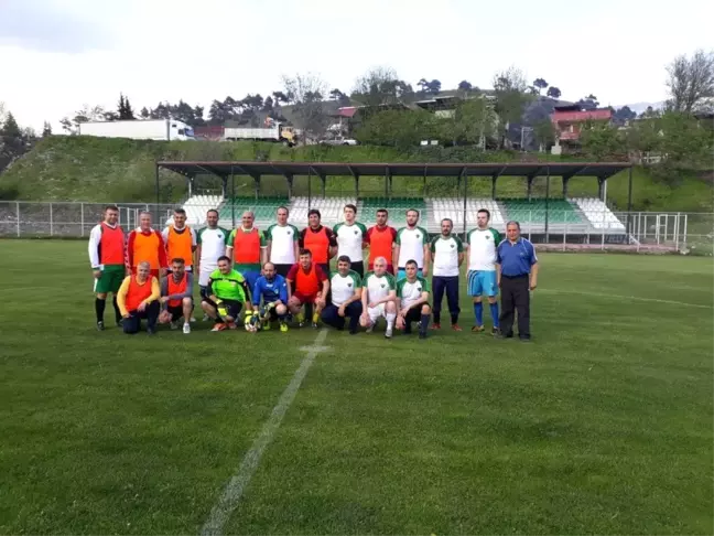 Pozantı'da Veteranlar Maçı