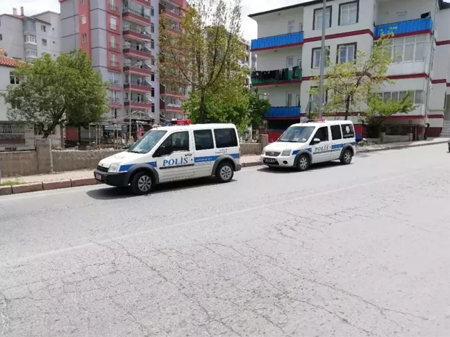 Kontrolünü Kaybeden Araç Odunlara Çarparak Durabildi