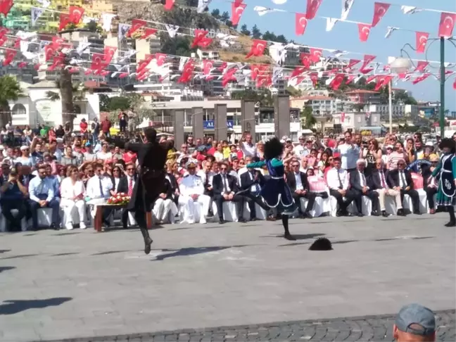 Kuşadası'nda 100. Yıl Coşkusu