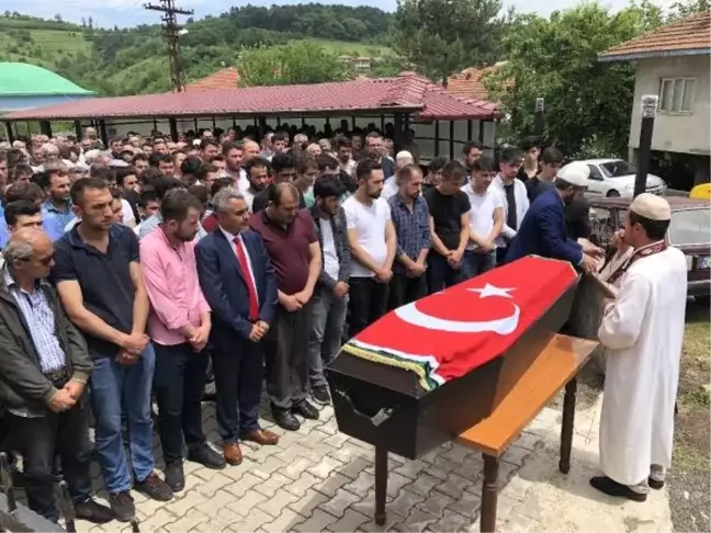 Ardahan'da Taş Ocağındaki Patlamada Ölen İşçi Toprağa Verildi
