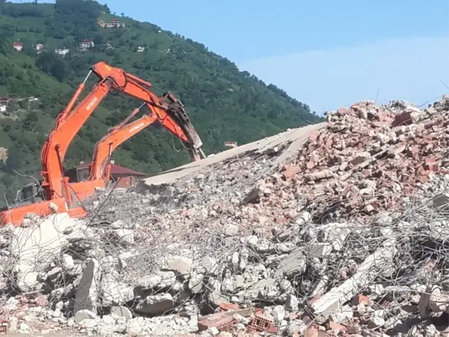 Fırtına Vadisi'nde tebligat engeline takılan yıkımlar bugün yeniden başladı