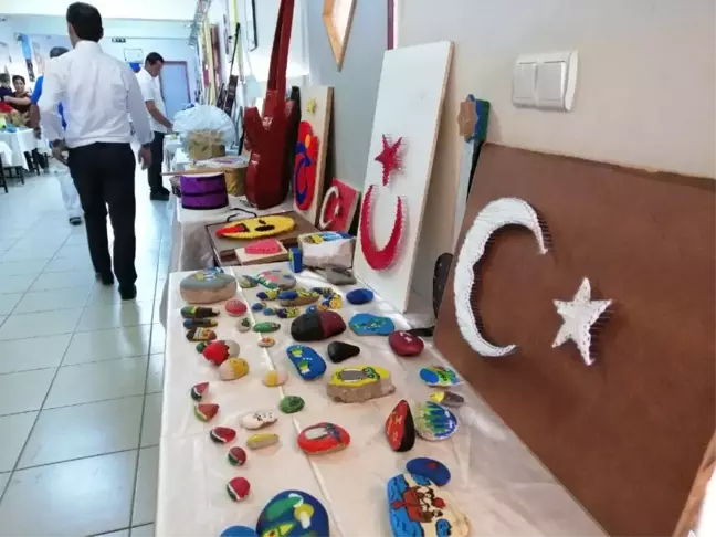 Köy okulunun yıl sonu sergisi açıldı