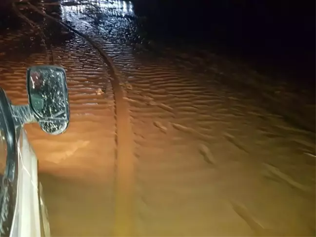 Sel yolu yardı: Yozgat-Ankara Karayolu trafiğe kapandı