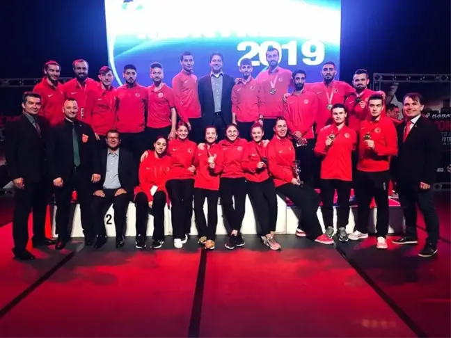 Milli Karateciler Kanada'da 9 madalya kazandı