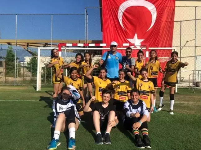 Elazığlı hentbolcular 2'de 2 yaptı
